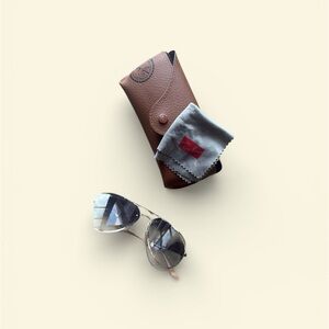 Ray-Ban Aviator Sunglasses with Brown Case and Gray Cloth